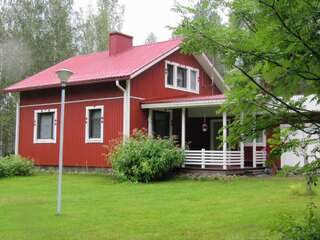 Дома для отпуска Villa Kuusijärvi Lankojärvi Коттедж с 2 спальнями и сауной-1